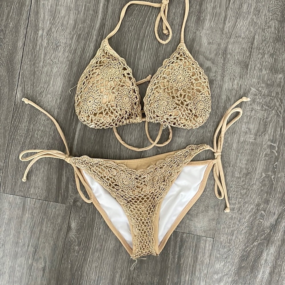 VENUS- Full coverage crochette triangle bikini
